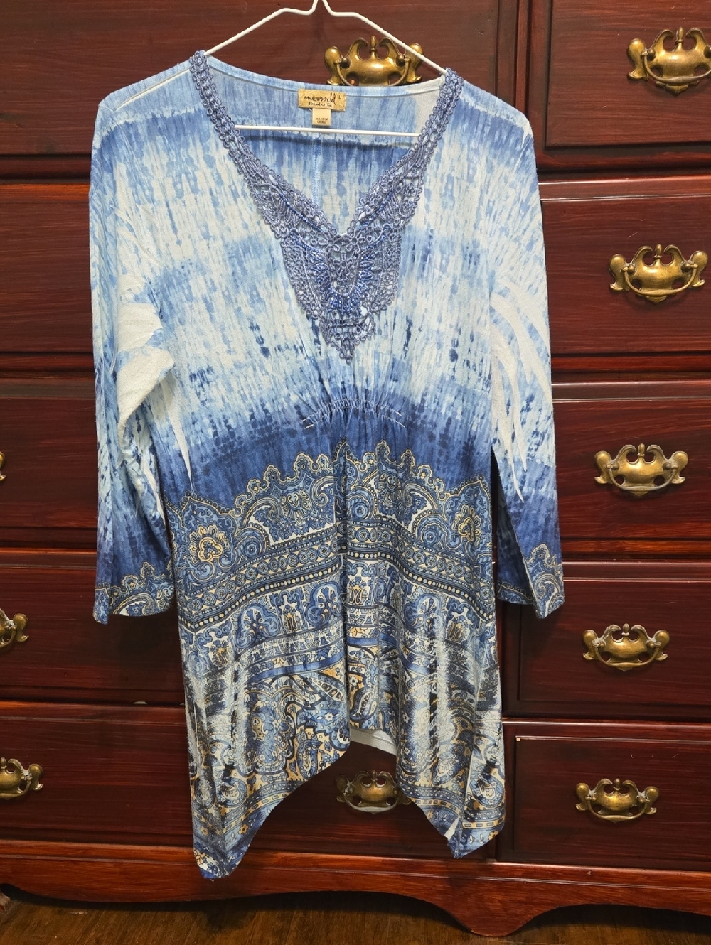 ONE WORLD Blue and White Paisley V-Neck 3/4 Sleeve Top with Lace Yoke Size L